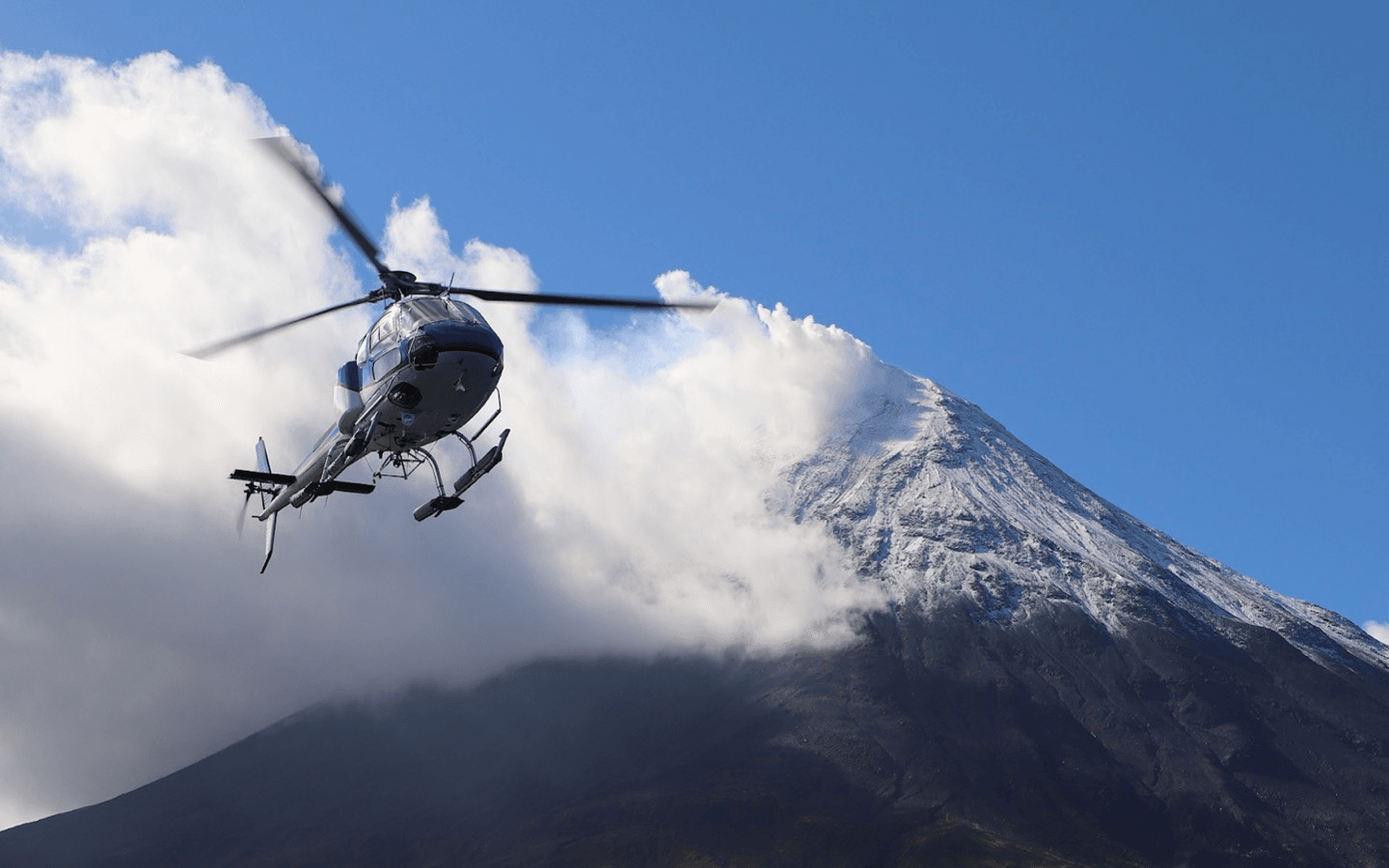 Helicopter at Cleveland volcano
