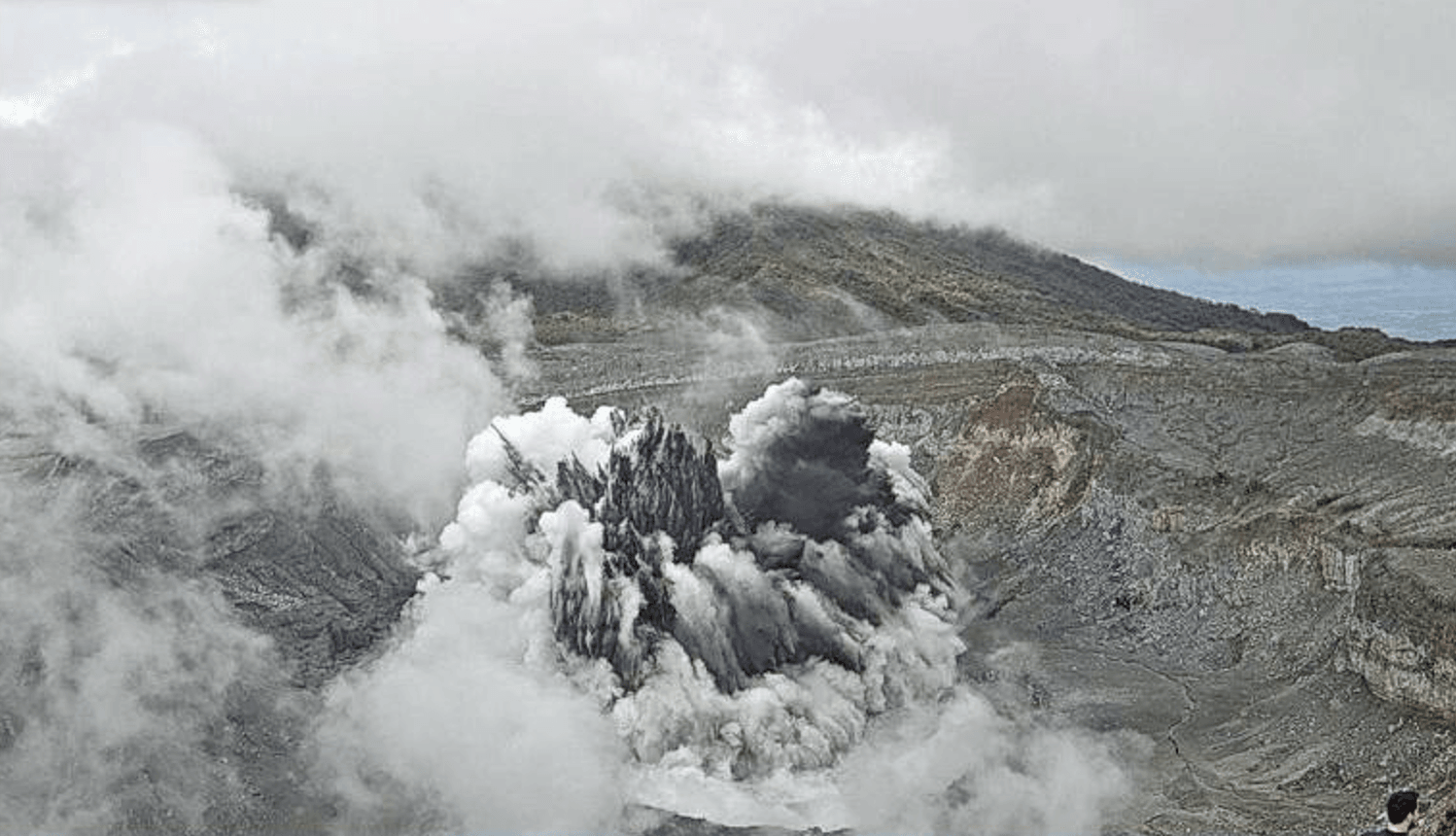 Eruption at Poás volcano