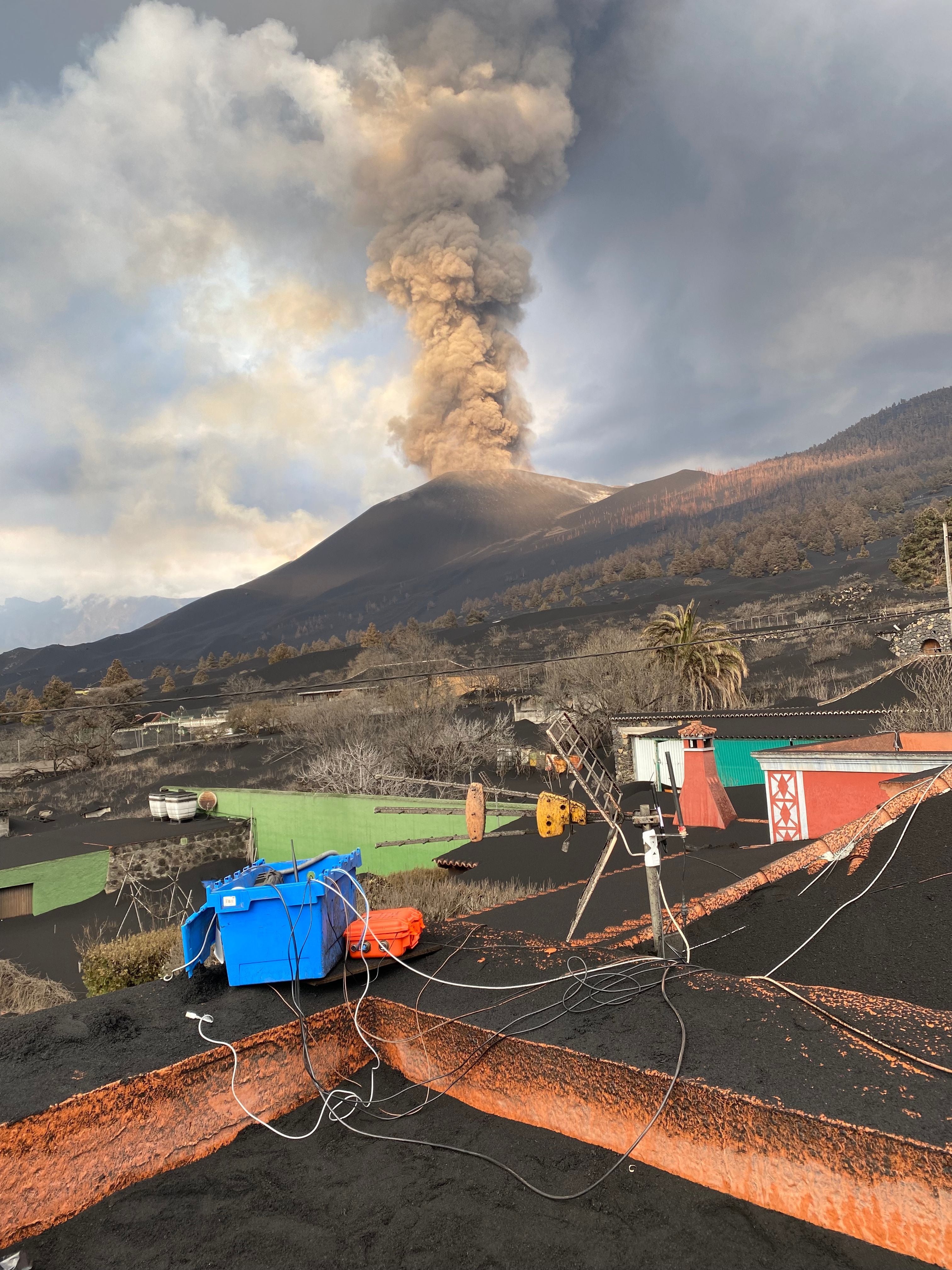 AVERT cameras recording the 2021 eruption at La Palma