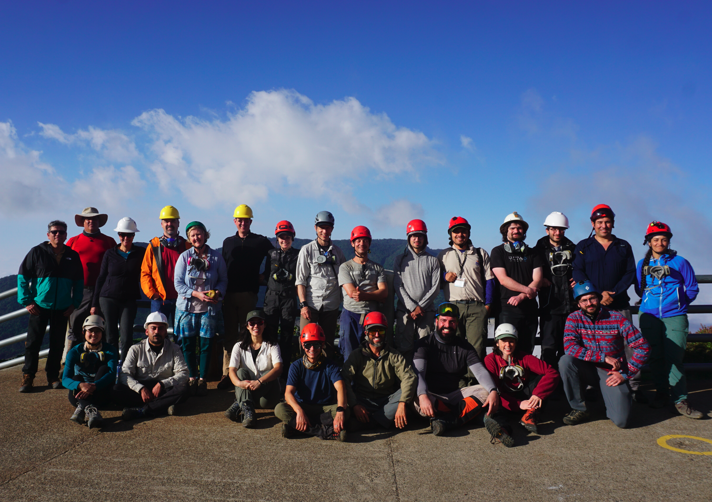 The (majority of) the workshop participants gather for a group photo at the Mirador on the final day.